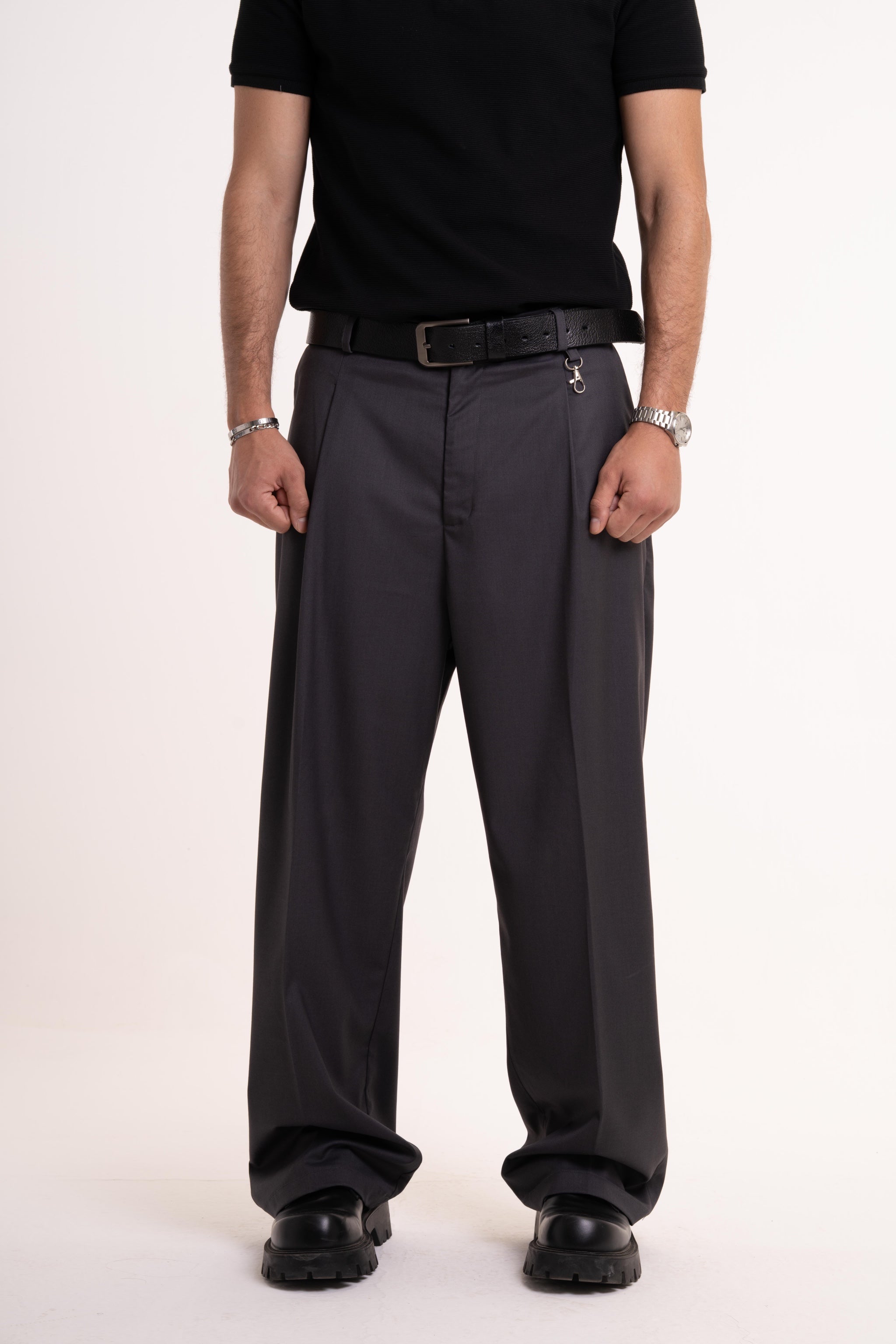 Grey pleated pants